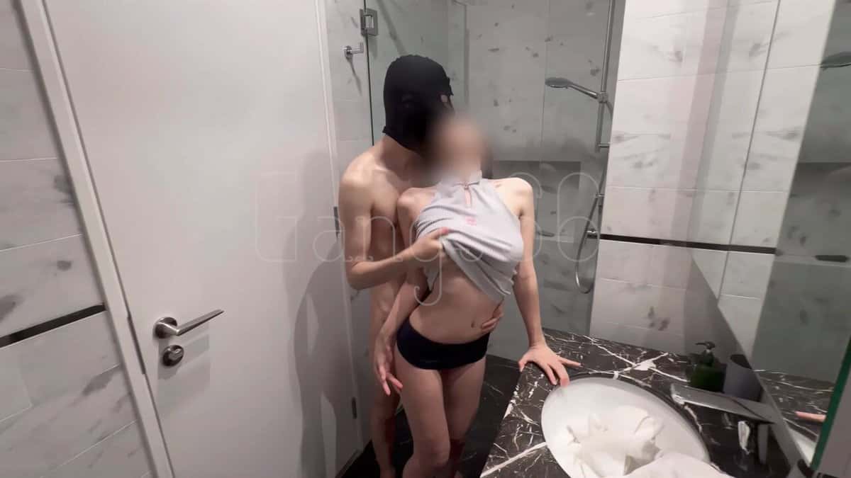 X (Twitter) adult video CwikUI4REJTIWlkX