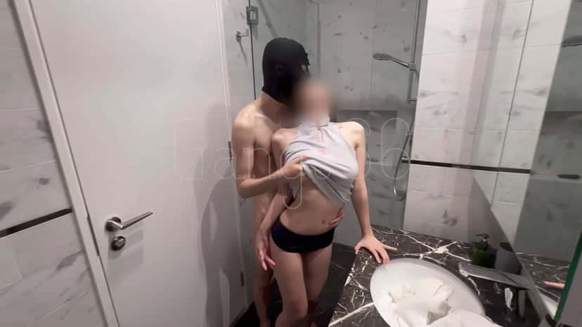 X (Twitter) adult video CwikUI4REJTIWlkX
