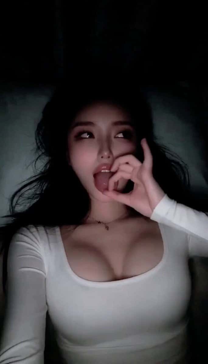 X (Twitter) adult video PzaUm_22ECLOBbPj